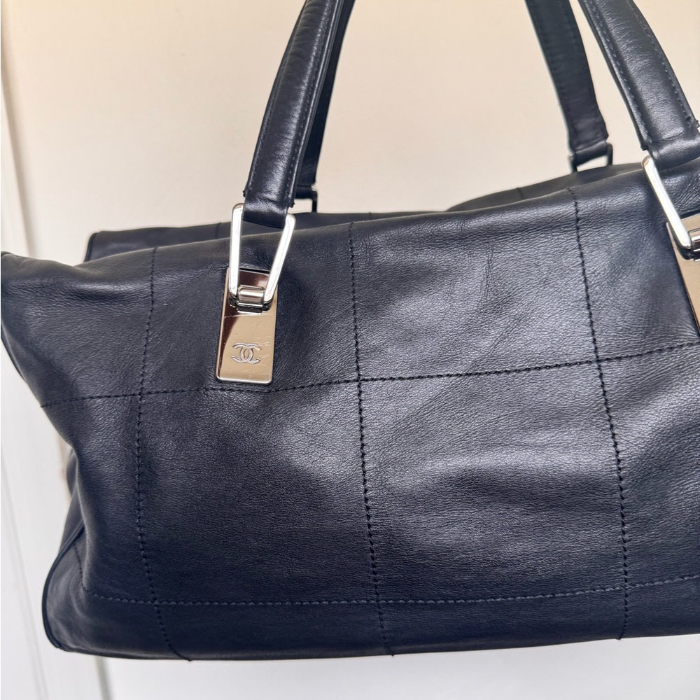 Black Chanel Vintage  Leather  Boston Handbag